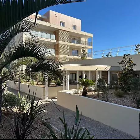 Apartman With Sea View And Pool