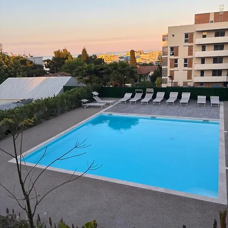 Apartment With Sea View And Pool