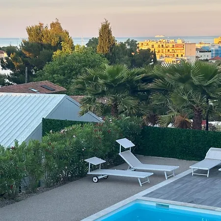 With Sea View And Pool Apartment *